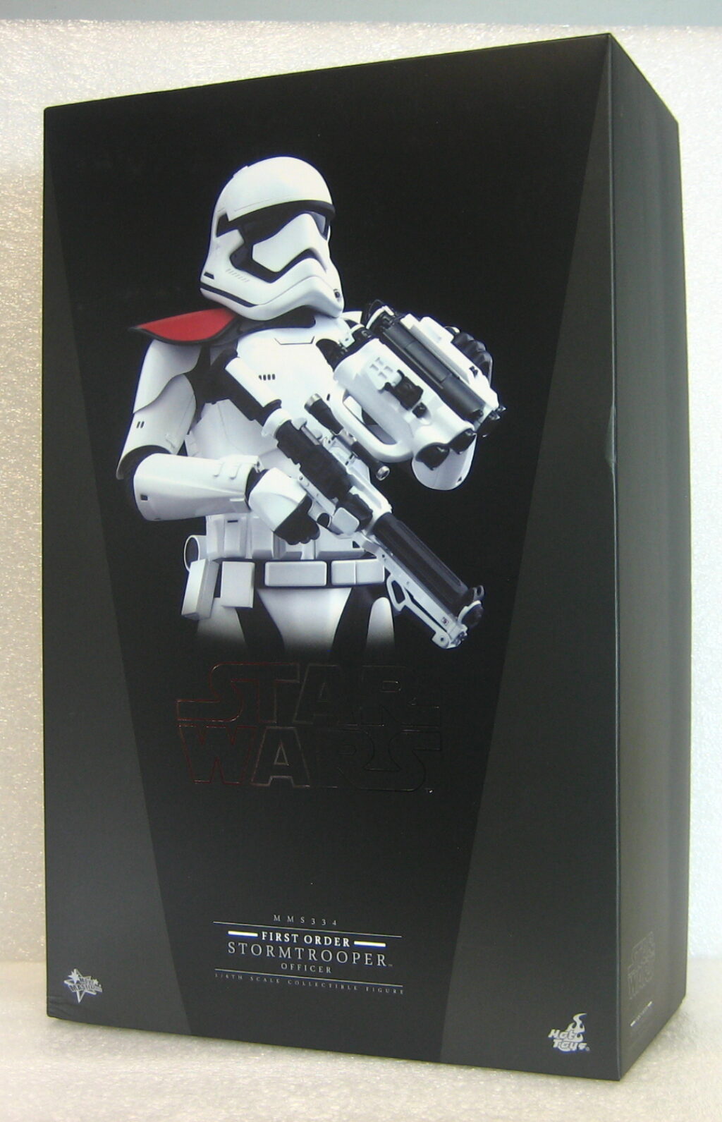Hot Toys MMS334 Star Wars First Order Stormtrooper Officer 1:6 Scale Figure 1