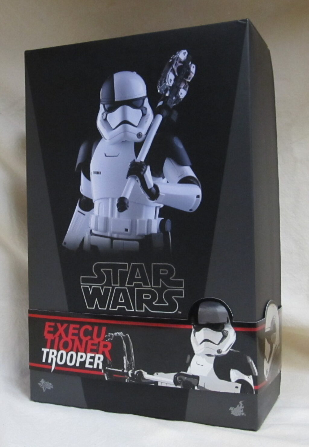 Hot Toys MMS428 Star Wars Last Jedi Executioner Trooper 1:6 Scale Figure 1