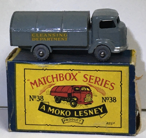 NM Matchbox 38-A Refuse Wagon on Gray Metal Wheels in the Box 1