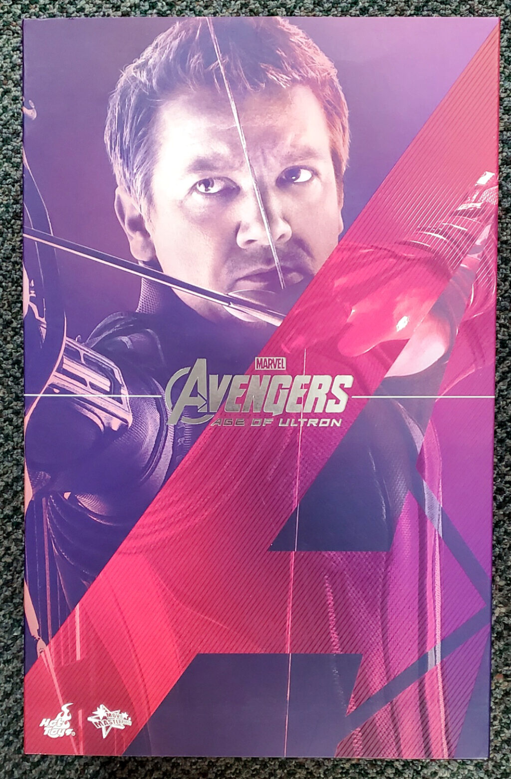 Hot Toys Avengers 2: Age of Ultron Hawkeye 1:6 Scale Figure 1