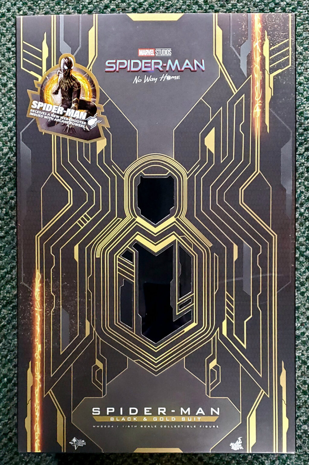 Hot Toys Spider-Man Far From Home Black & Gold Suit 1:6 Scale Figure 1