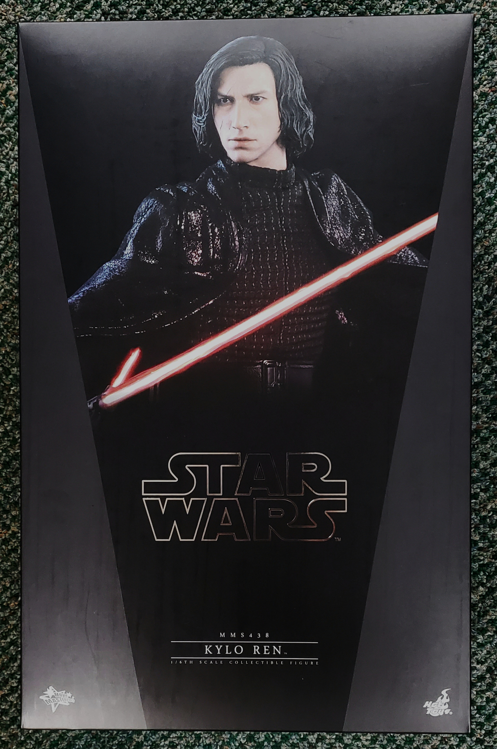 Hot Toys Star Wars Last Jedi Kylo Ren 1:6 Scale Figure 1