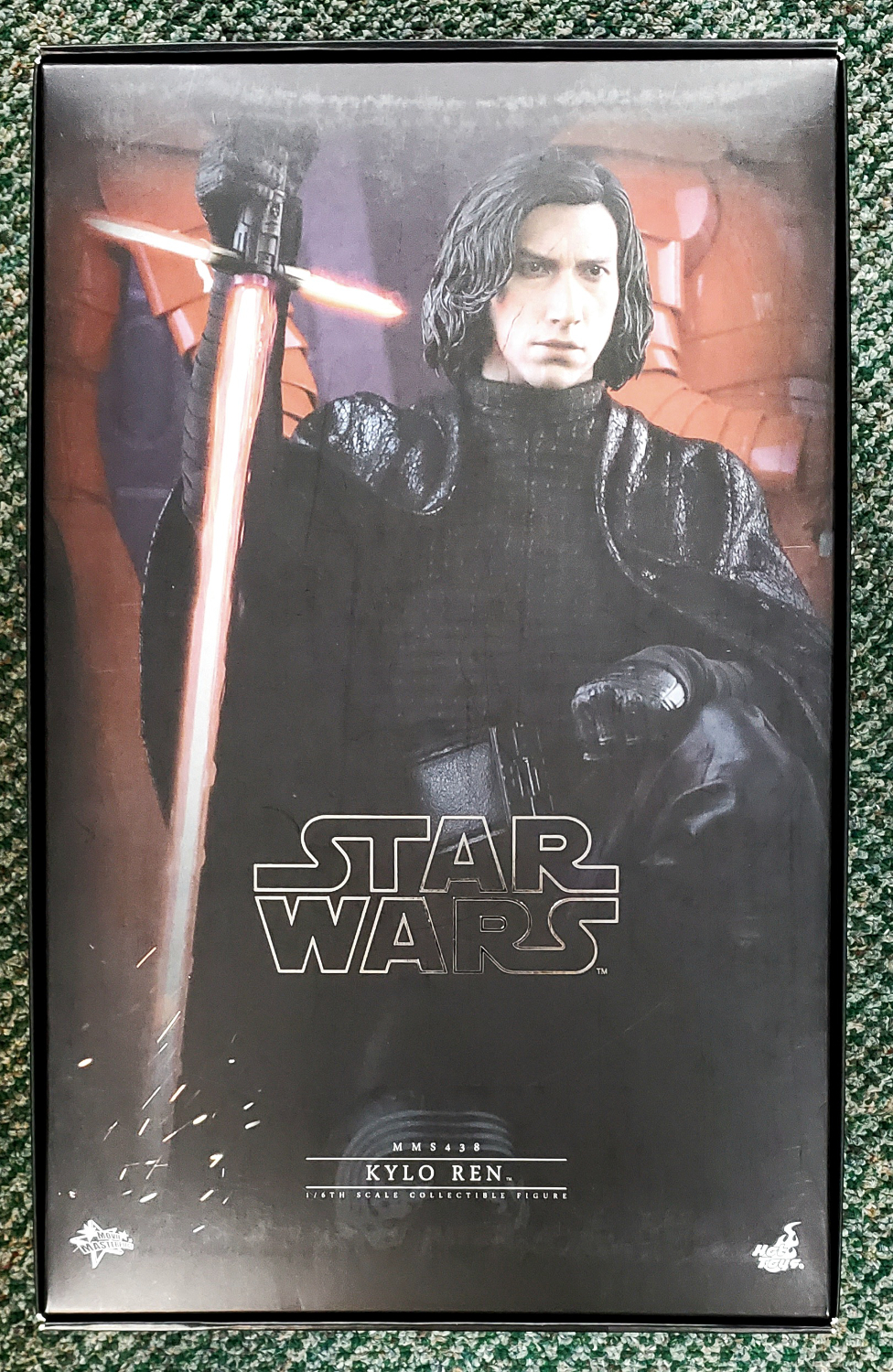hot-toys-star-wars-last-jedi-kylo-ren-2 Hot Toys Star Wars Last Jedi Kylo Ren 1:6 Scale Figure 2