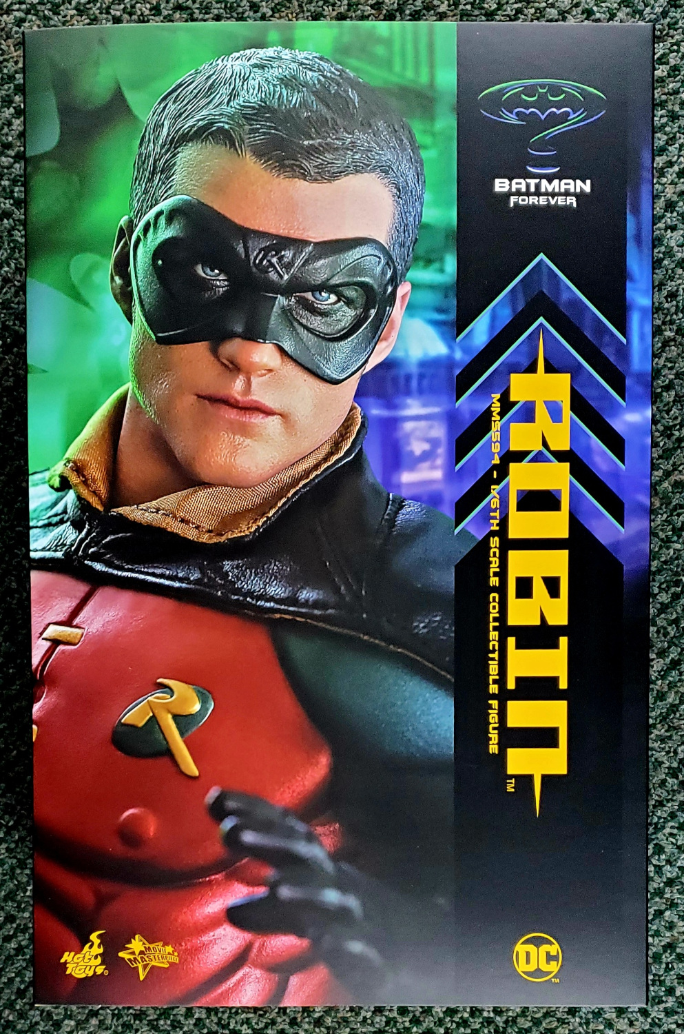 hot-toys-batman-forever-robin-figure-1 Hot Toys Batman Forever Chris O'Donnell as Robin 1:6 Scale Figure 1