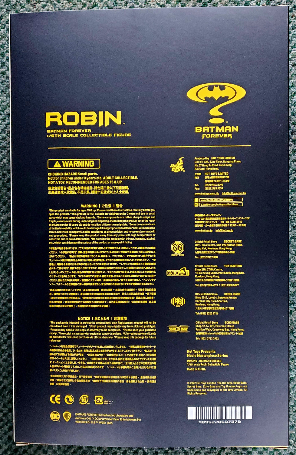 hot-toys-batman-forever-robin-figure-2 Hot Toys Batman Forever Chris O'Donnell as Robin 1:6 Scale Figure 2