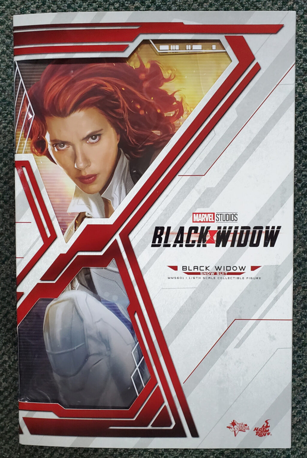 Hot Toys Black Widow Snow Suit 1:6 Scale Figure 1