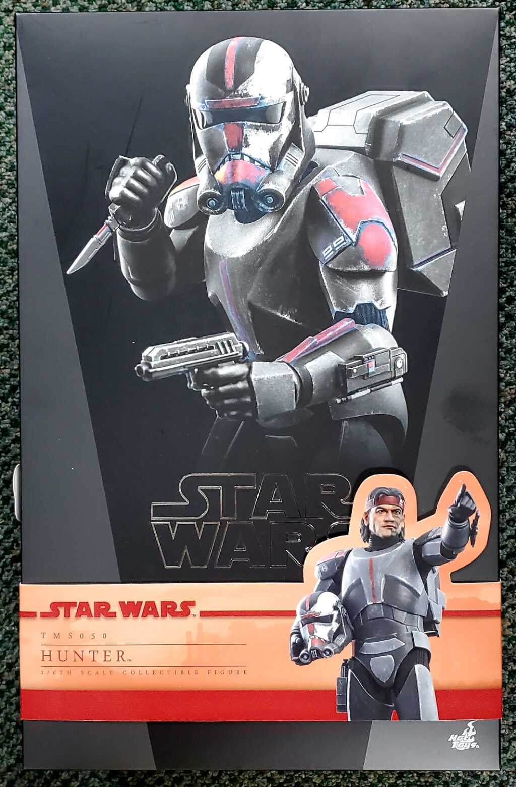Hot Toys Star Wars The Bad Batch Hunter 1:6 Scale Figure 1