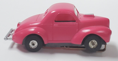 aurora-tjet-500-pink-willys-gasser-ho-slot-car-3