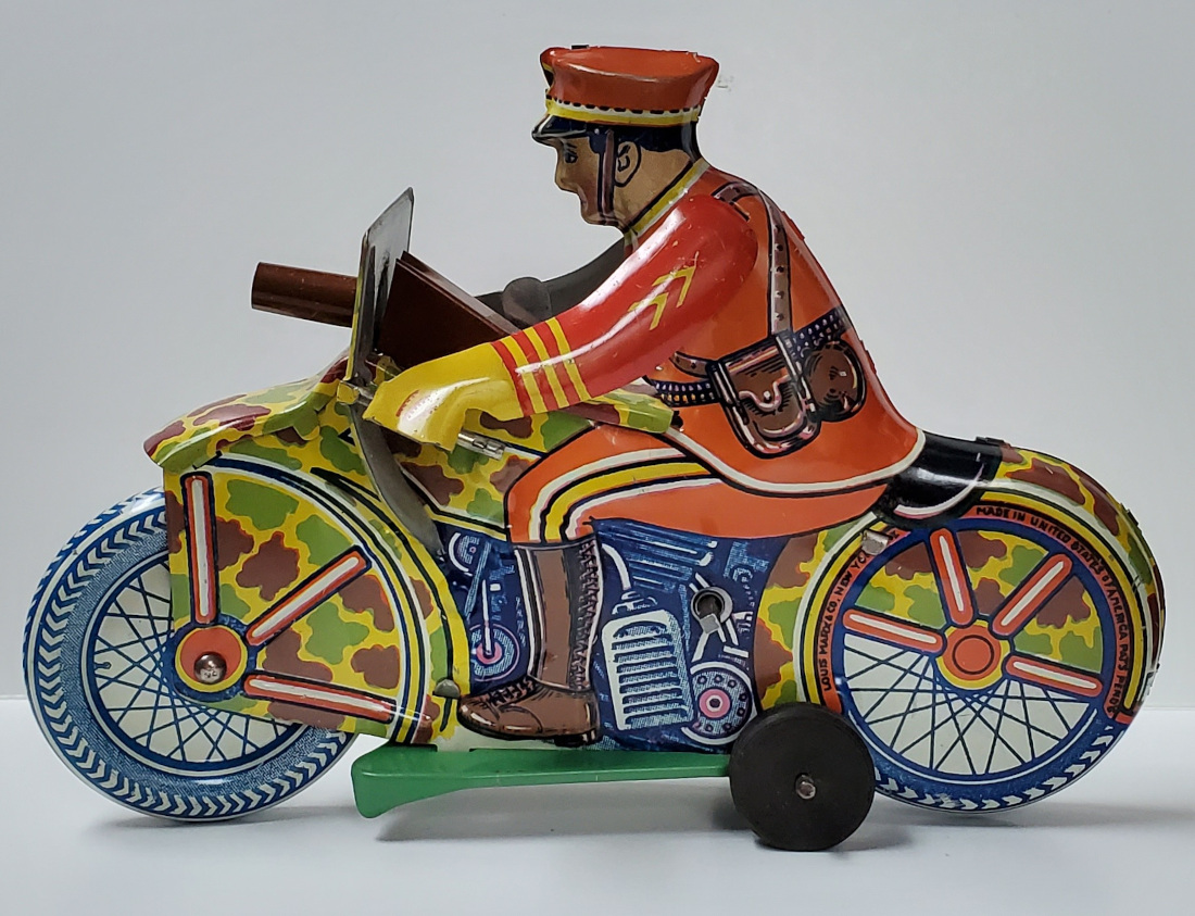 marx-sparking-motorcycle-soldier-tin-litho-wind-up-2 1940's Marx Tin Litho Wind-Up Sparking Motorcycle Soldier - Excellent Condition 2