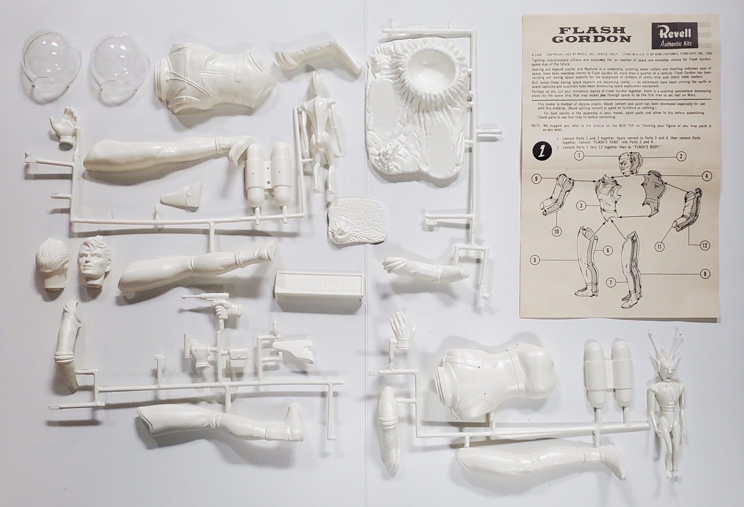 revell-flash-gordon-and-the-martian-model-kit-6 1965 Revell Flash Gordon and the Martian Model Kit in the Box 6