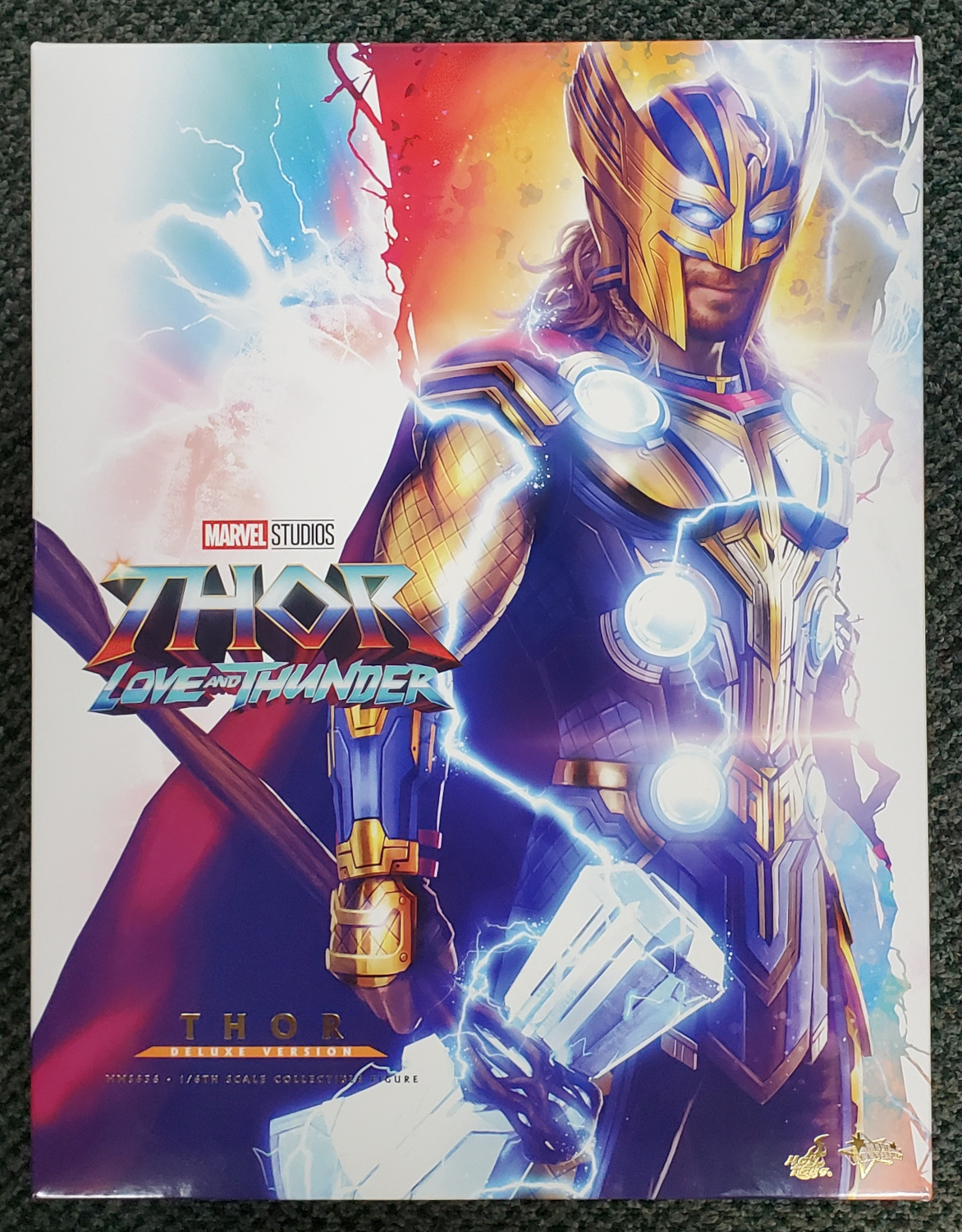 Hot Toys Thor Love and Thunder Deluxe Edition Thor 1:6 Scale Figure 1