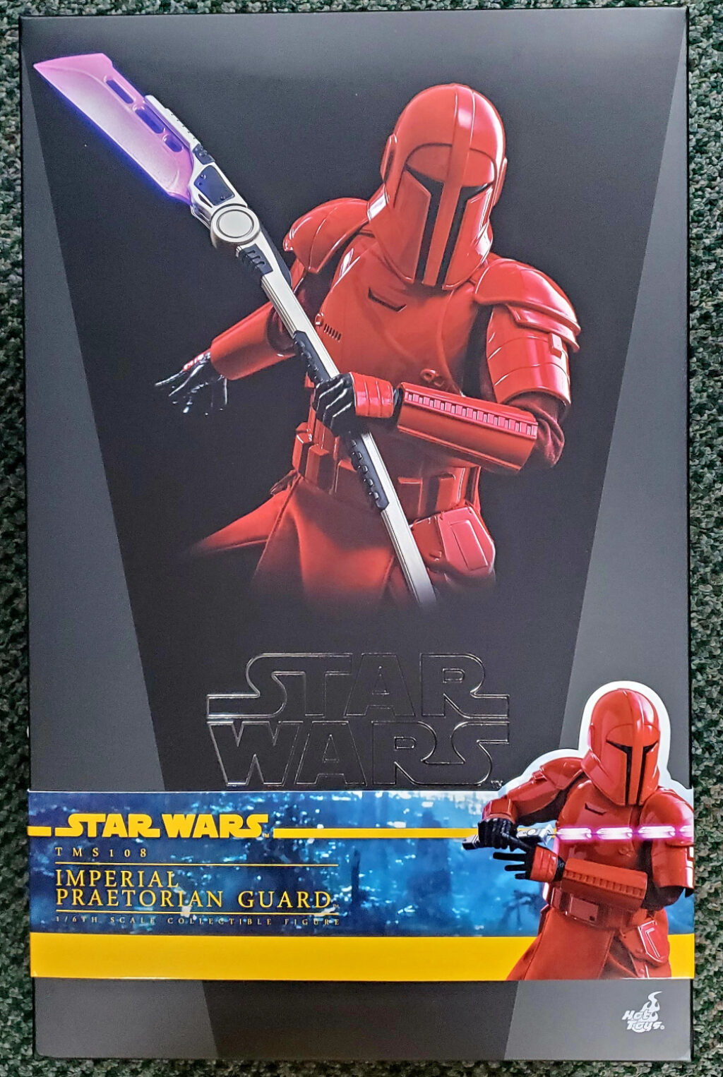 Hot Toys Star Wars The Mandalorian Imperial Praetorian Guard 1:6 Scale Figure 1