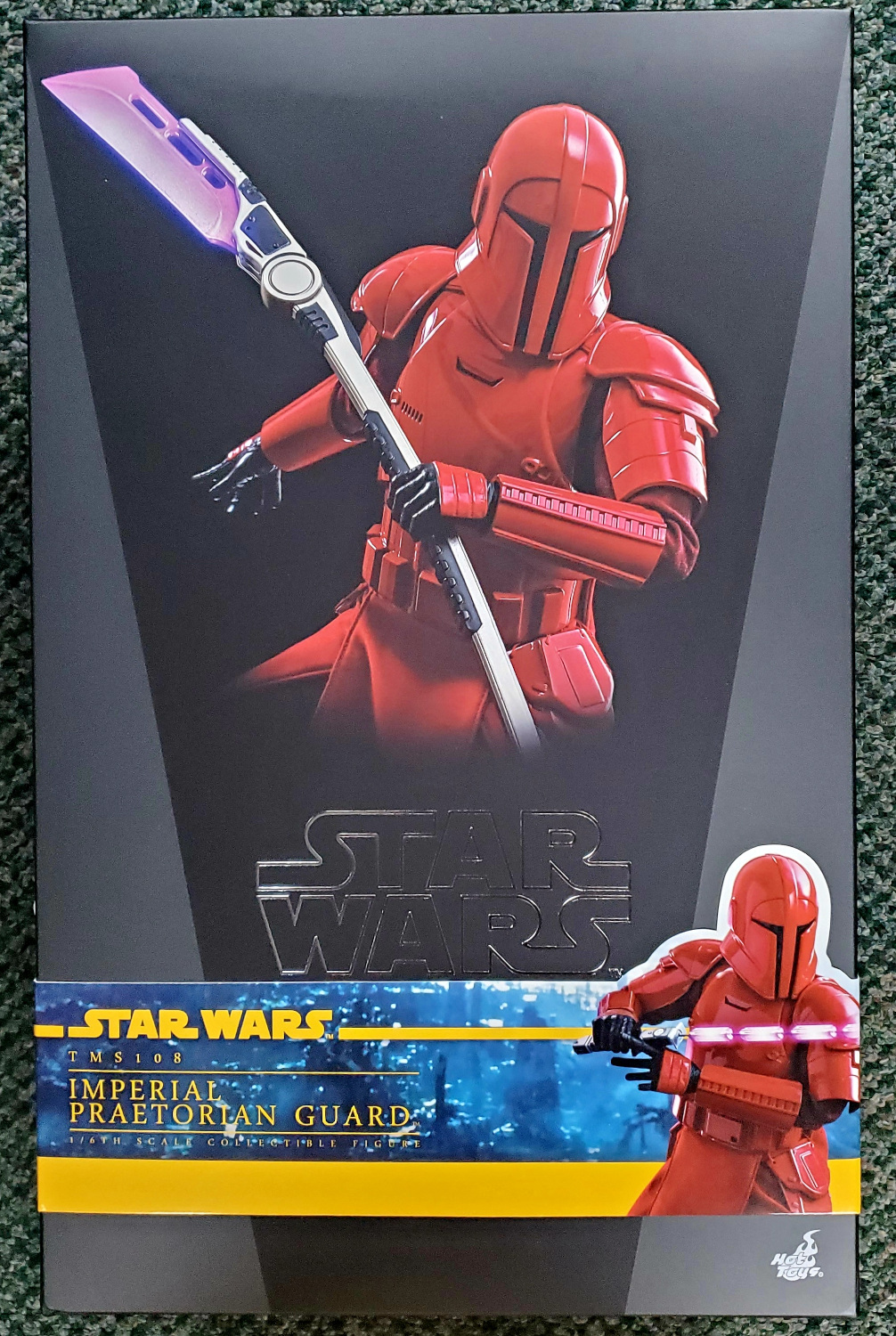 Hot Toys Star Wars The Mandalorian Imperial Praetorian Guard 1:6 Scale Figure 1