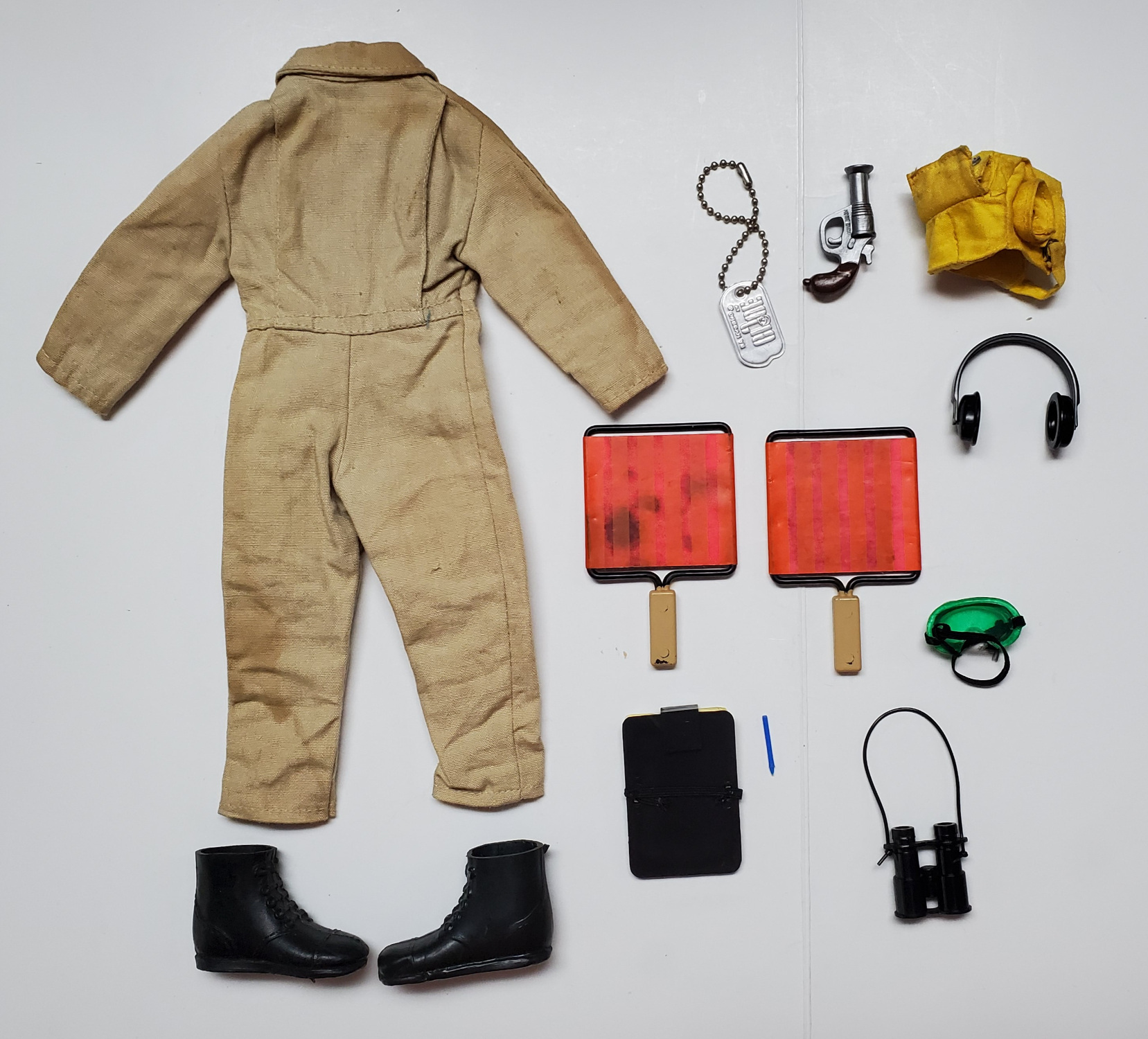 hasbro-gi-joe-landing-signal-officer-8 1966 Hasbro 12″ Brown Head Navy Landing Signal Officer Deck Commander - Complete and All Original 8