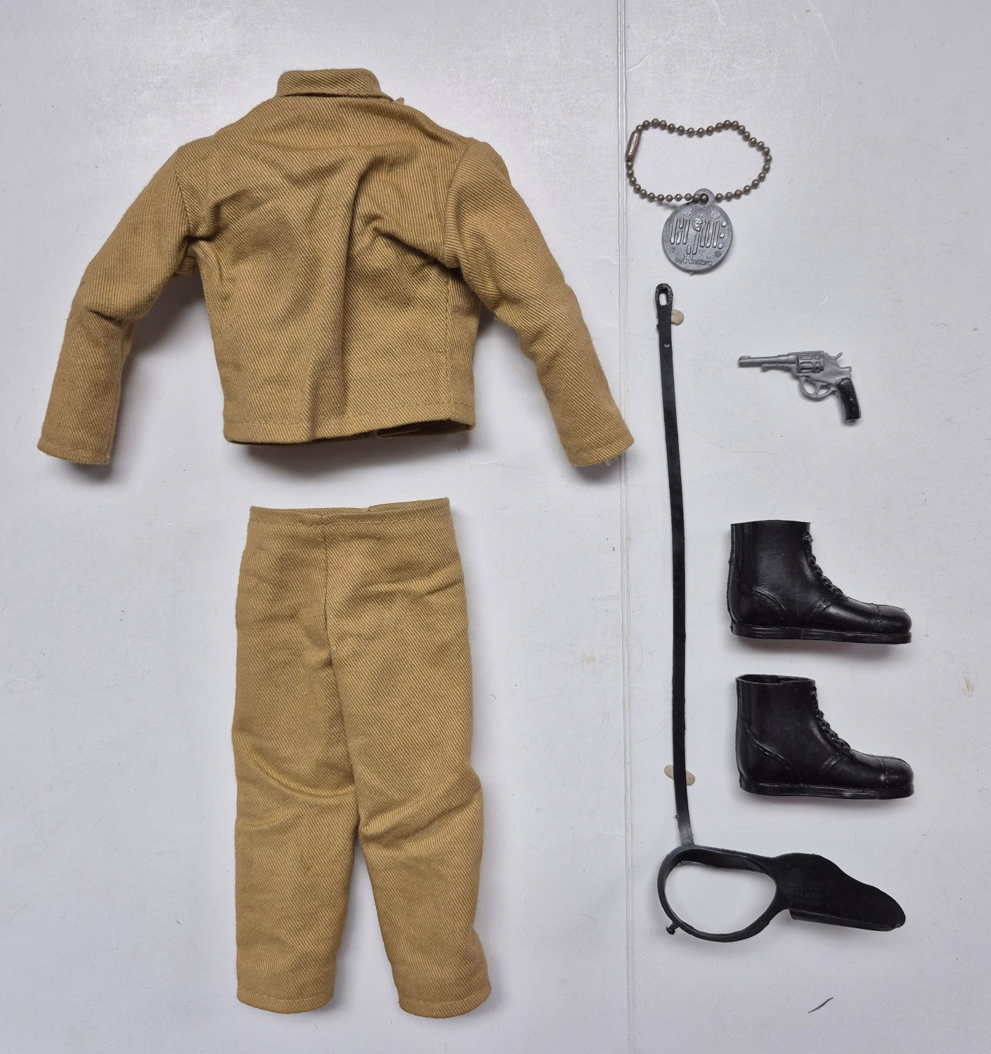 hasbro-gi-joe-adventure-team-african-american-adventurer-in-box-7 1970 Hasbro 12″ G.I. Joe Complete Adventure Team African American Adventurer Action Figure in the Box 7