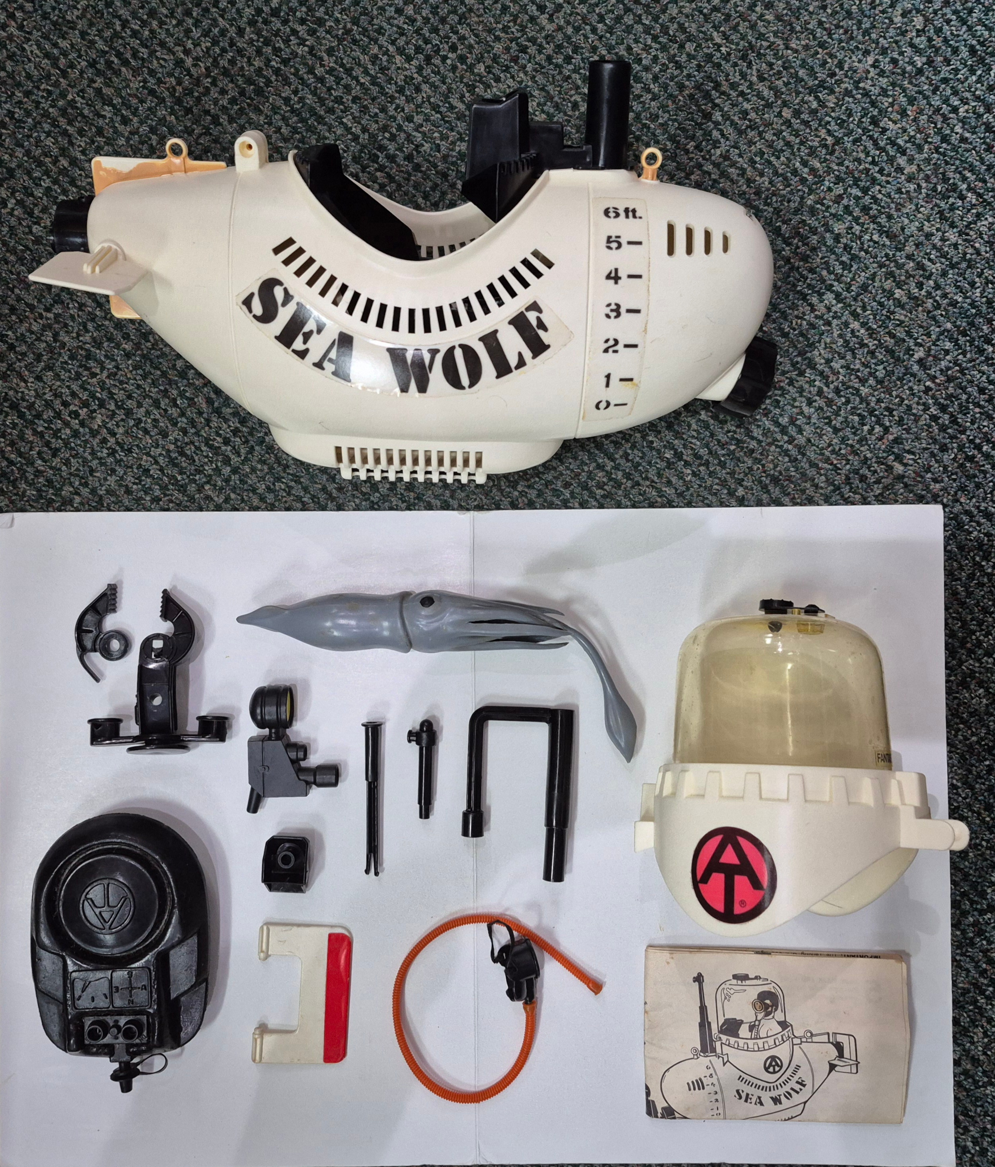 hasbro-gi-joe-adventure-team-sea-adventurer-with-sea-wolf-3 1970 Hasbro 12″ G.I. Joe Sea Adventurer Action Figure and Outfit with Complete Sea Wolf Submarine 3