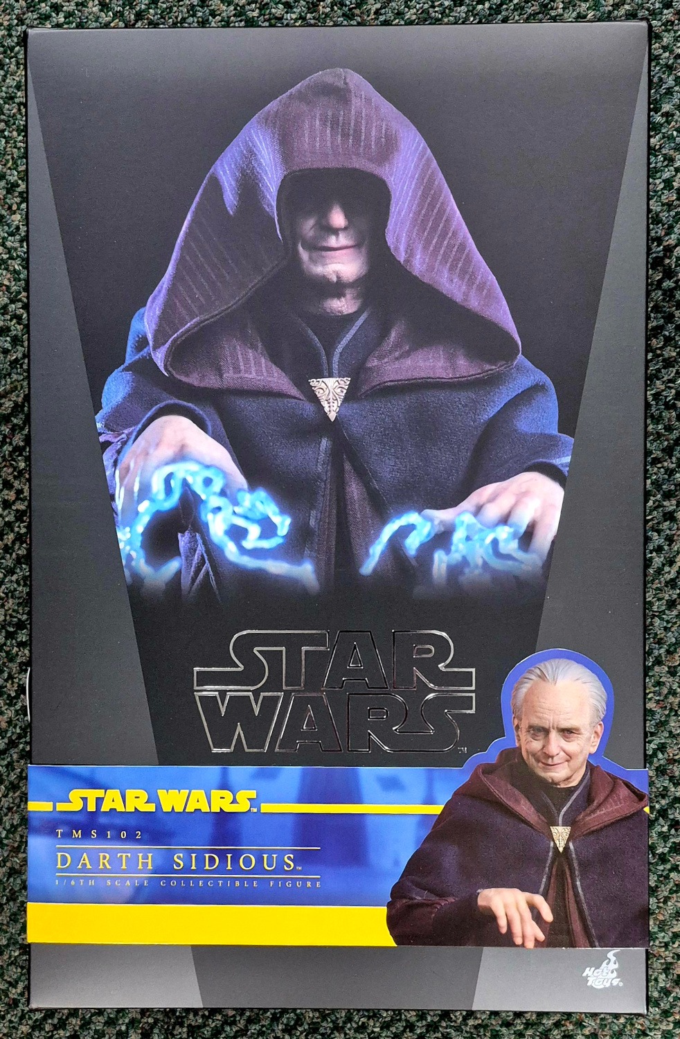 Hot Toys Star Wars The Clone Wars Darth Sidious 1:6 Scale Figure 1