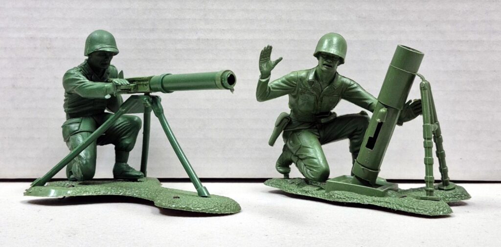 Payton Toy Soldiers Mortar Man Emplacement and Machine Gunner Figures 1