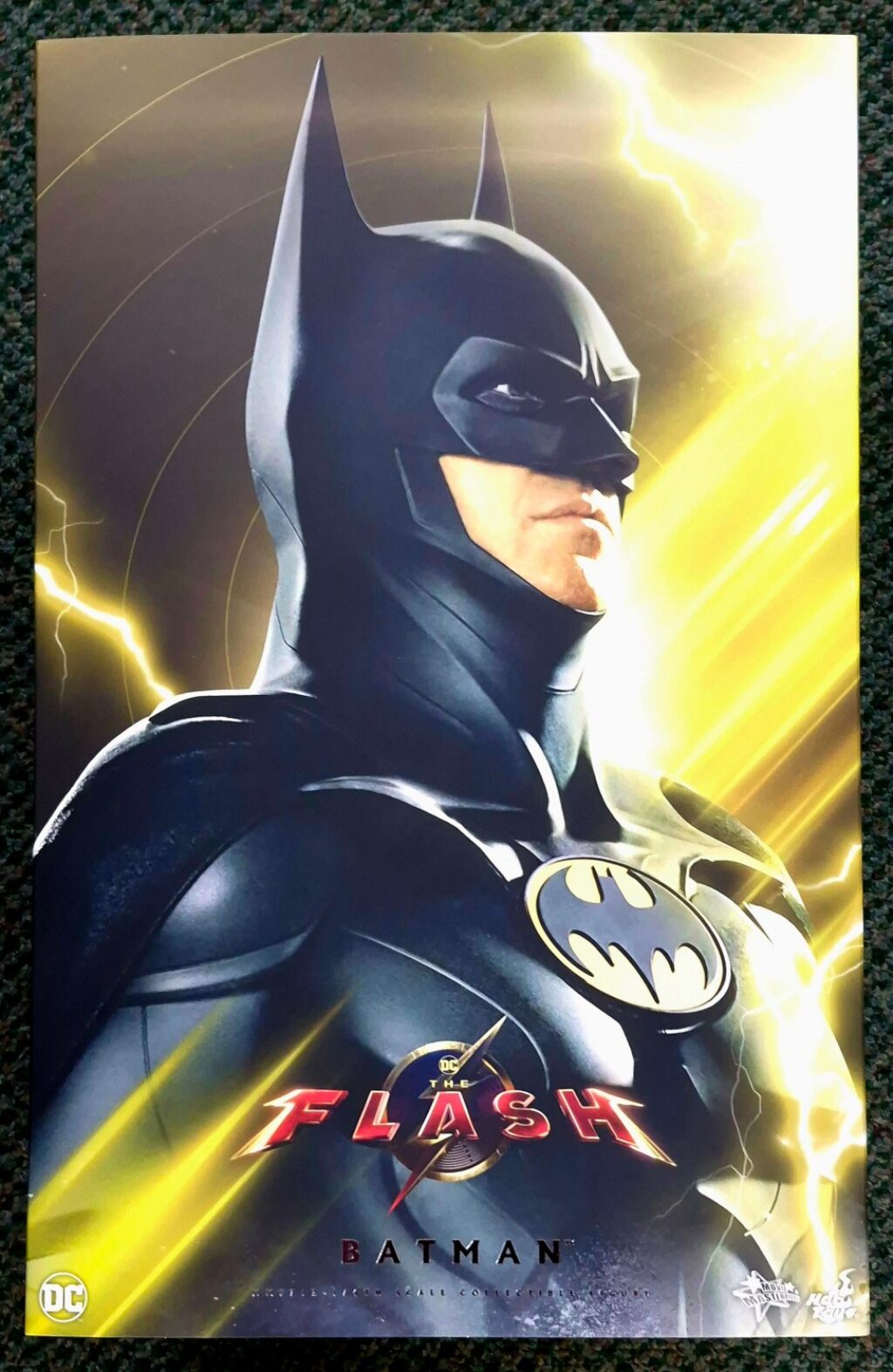 Hot Toys MMS712 The Flash Batman Modern Suit 2023 1:6 Scale Figure 1