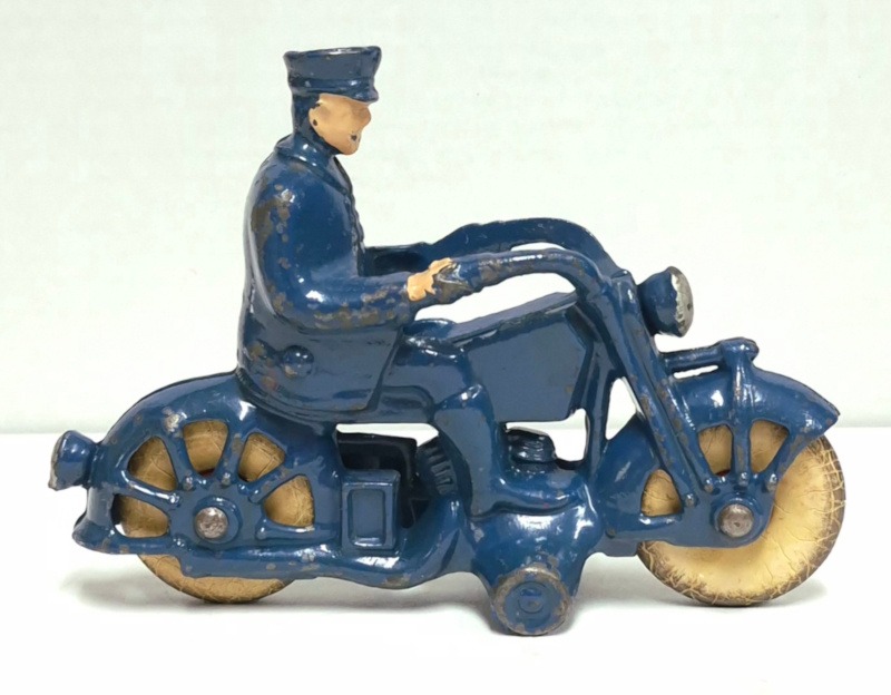 ac-williams-cast-iron-622-police-motorcycle-2 1930's AC Williams Cast Iron 6" Police Motorcycle with Rider 2