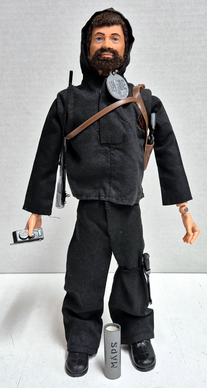 hasbro-gi-joe-talking-adventure-team-commander-with-infiltrator-action-pack-1 1974 Hasbro G.I. Joe Talking Adventure Team Commander with Infiltrator Equipment Pack 1
