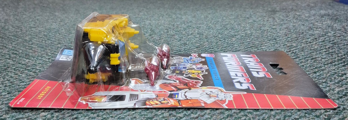 hasbro-uk-g1-transformers-rescue-force-drill-tank-moc-4 MOC Hasbro UK G1 Transformers Rescue Force Drill Tank : Factory Sealed 4