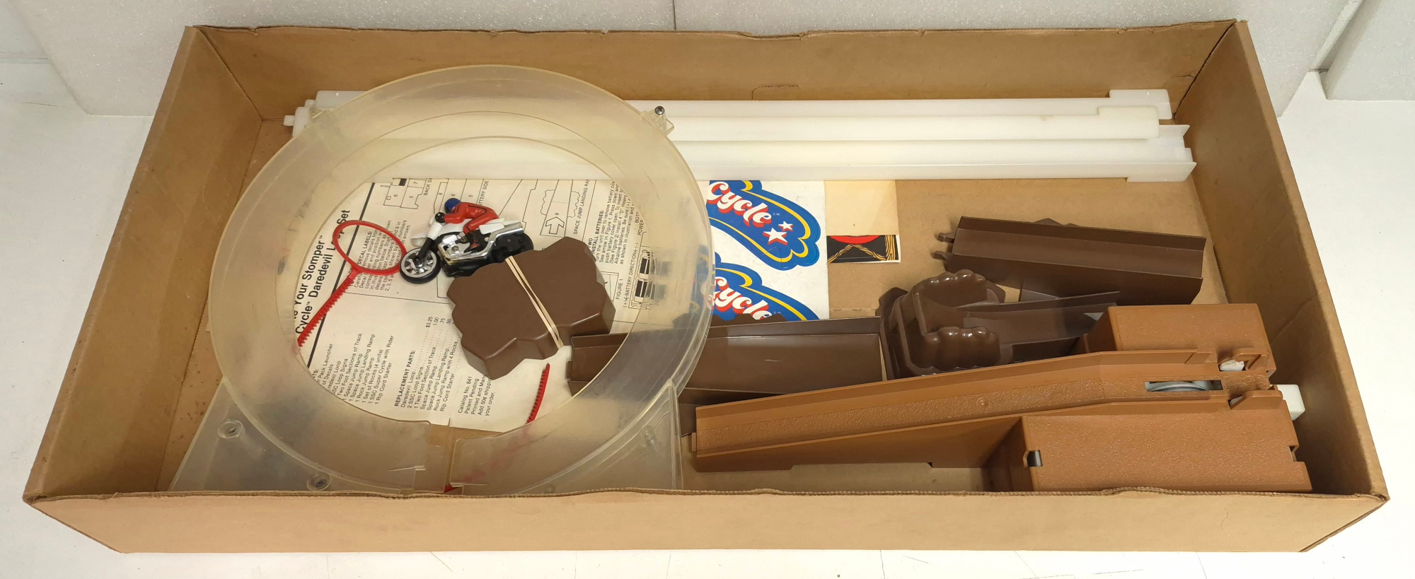 schaper-stomper-ssc-super-cycle-daredevil-loop-set-7 1981 Schaper Stomper SSC Super Cycle Daredevil Loop Set Complete in the Box 7