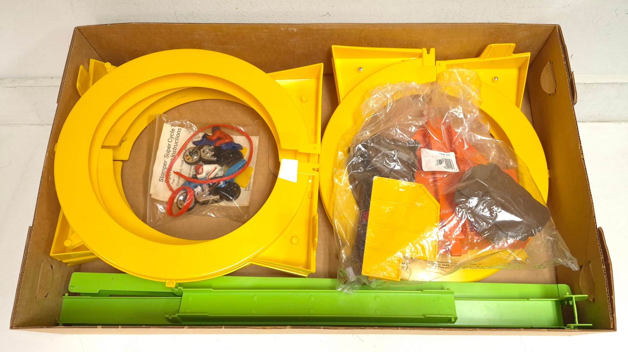schaper-stomper-super-cycle-triple-threat-set-7 1983 Schaper Stomper Super Cycle Triple Threat Set Complete in the Box 7