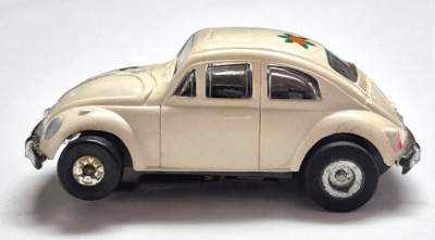 aurora-thunderjet-500-1404-volkswagen-beetle-slot-car-on-chassis-4 1960's Aurora Thunderjet 500 #1404 Volkswagen Beetle HO Slot Car on Chassis: Track Tested 4