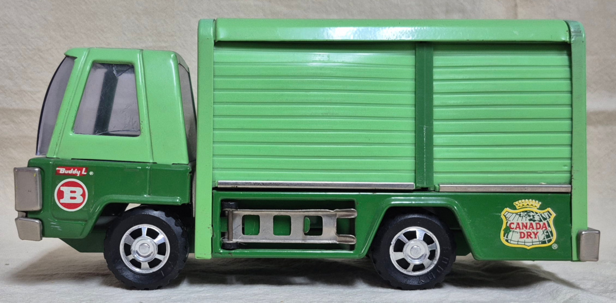 buddy-l-canada-dry-ginger-ale-delivery-truck-with-dolly-and-bottles-1 1970's Buddy L Canada Dry Ginger Ale Delivery Pressed Steel Truck 1