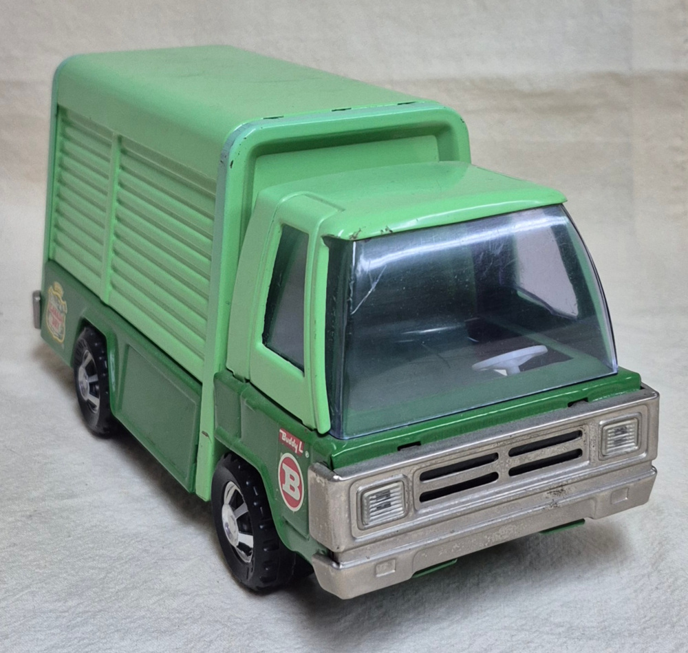 buddy-l-canada-dry-ginger-ale-delivery-truck-with-dolly-and-bottles-5 1970's Buddy L Canada Dry Ginger Ale Delivery Pressed Steel Truck 5