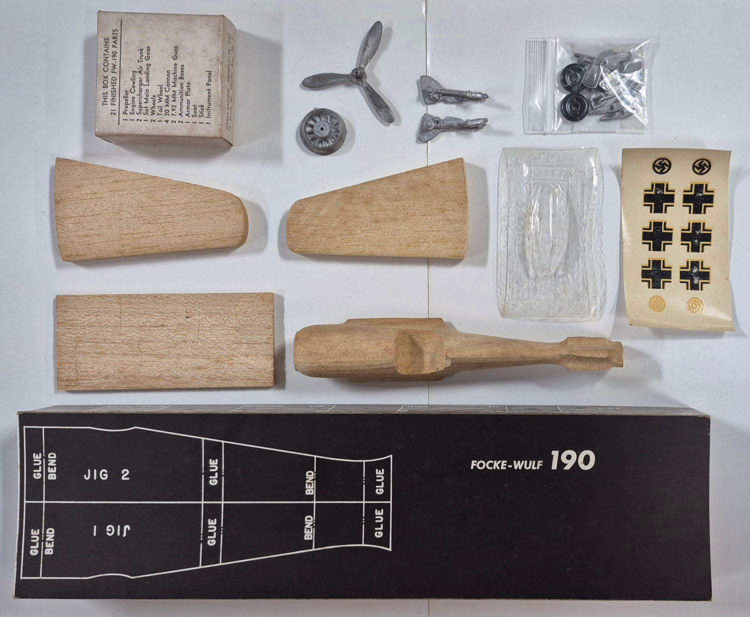 dyna-model-focke-wulf-190-balsa-wood-airplane-model-kit-4 Vintage 1947 Dyna-Model Focke-Wulf 190 Balsa Wood Airplane Model Kit in Box 4