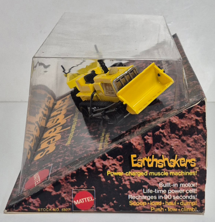 mattel-hot-wheels-sizzlers-earthshakers-ground-hog-with-dumper-4 1970 Mattel Hot Wheels Sizzlers Earthshakers Ground Hog with Dumper - Factory Sealed 4