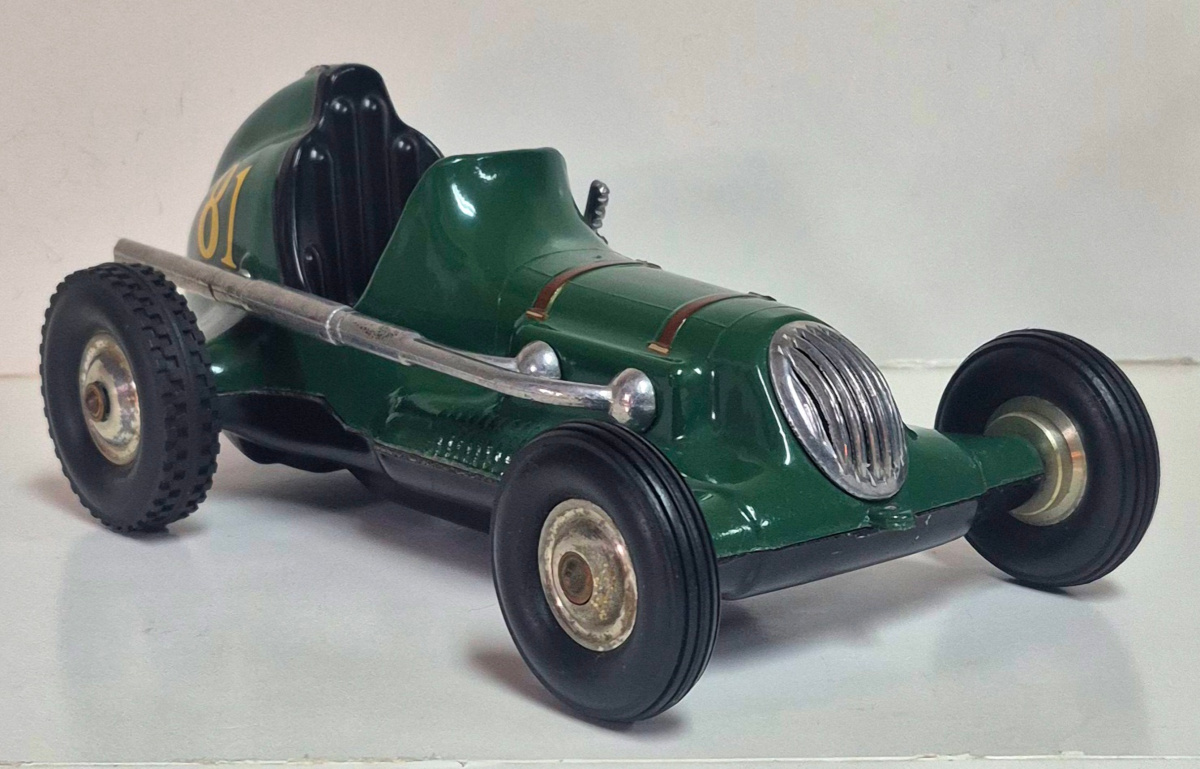 roy-cox-thimble-drome-champion-tether-car-in-british-racing-green-1 1947 Roy Cox #303-CT Champion Tether Car in British Racing Green 1