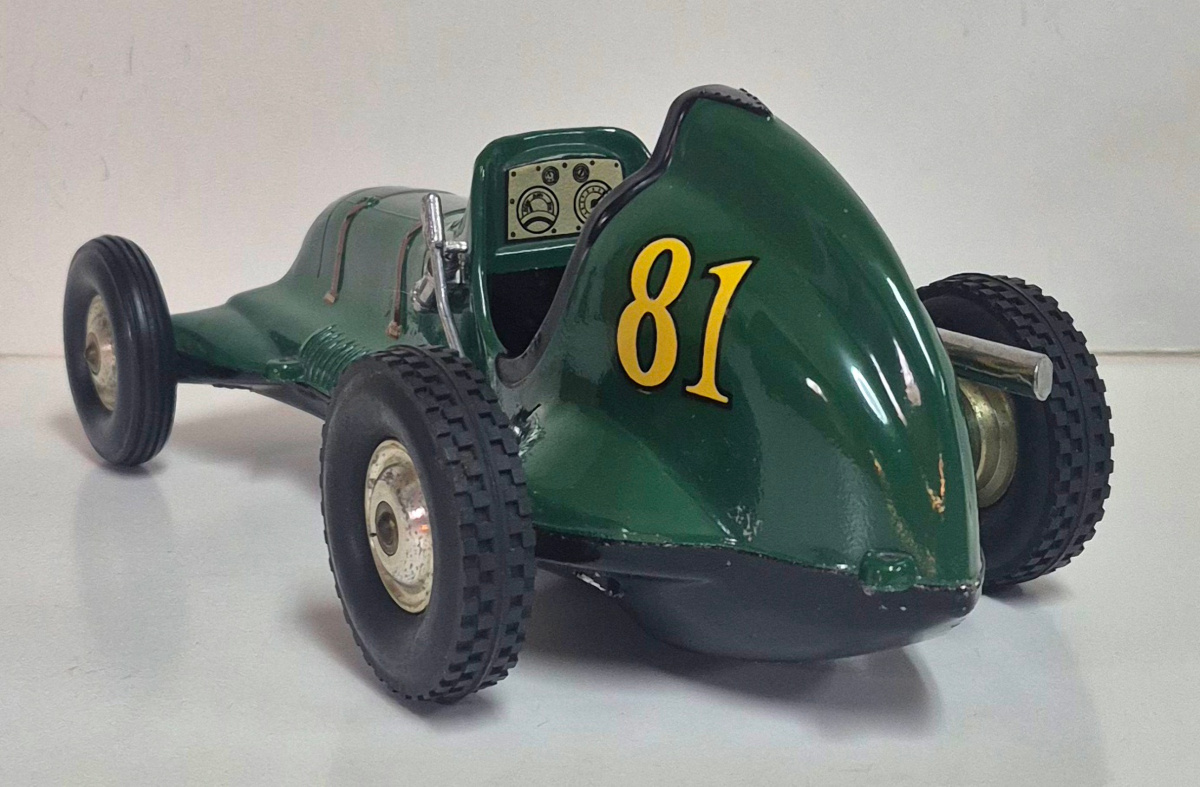 roy-cox-thimble-drome-champion-tether-car-in-british-racing-green-2 1947 Roy Cox #303-CT Champion Tether Car in British Racing Green 2
