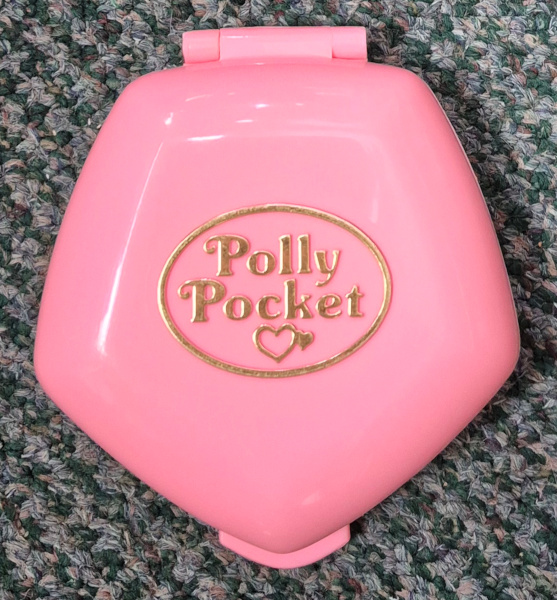 1992 Bluebird Toys Polly Pocket Dr. Polly's Baby Care Centre - Complete 1