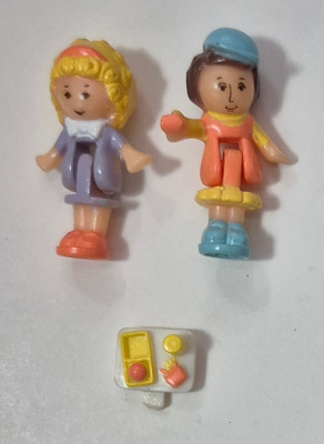 bluebird-polly-pocket-lavender-pollys-burger-bar-4 1992 Bluebird Toys Polly Pocket Polly's Burger Bar - Complete 4