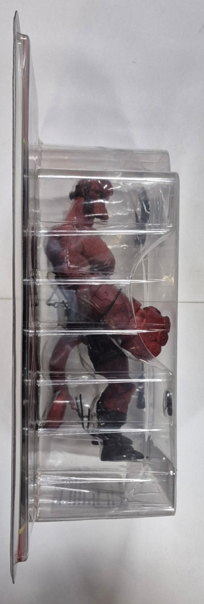 2005-mezco-toys-hellboy-action-figure-5 MIP 2005 Mezco Hellboy Action Figure - Factory Sealed 5