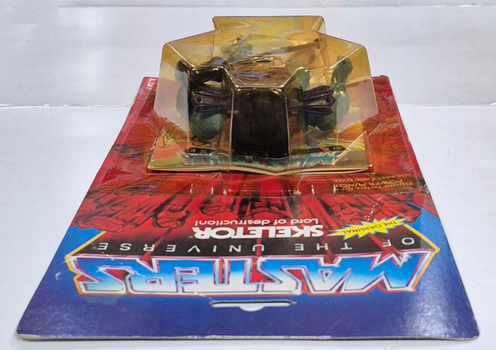 moc-1982-vintage-masters-of-the-universe-motu-skeletor-figure-3 MOC 1982 Masters of the Universe (MOTU) Skeletor Action Figure on Factory Sealed Card 3
