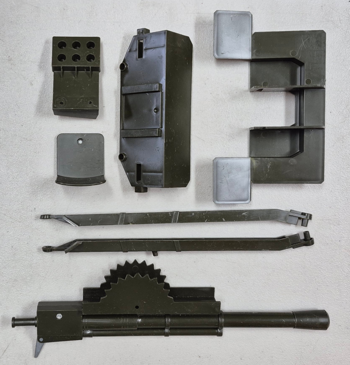 cherilea-big-12-series-gi-joe-field-gun-in-box-8 1970 Cherilea G.I. Joe Big 12 Series Field Gun Complete in Box 8