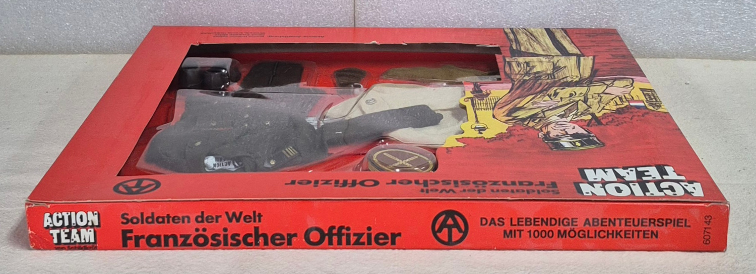 schildkrot-hasbro-gi-joe-action-team-soldaten-der-welt-franzosischer-offizier-uniform-set-3 1970 Schildkrot Hasbro G.I. Joe Action Team Soldaten der Welt Französischer Offizier (French Officer) Uniform Set : Mint in Box 3