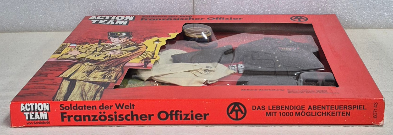 schildkrot-hasbro-gi-joe-action-team-soldaten-der-welt-franzosischer-offizier-uniform-set-4 1970 Schildkrot Hasbro G.I. Joe Action Team Soldaten der Welt Französischer Offizier (French Officer) Uniform Set : Mint in Box 4