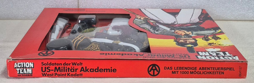 schildkrot-hasbro-gi-joe-action-team-soldaten-der-welt-us-militar-akademie-west-point-kadett-outfit-set-3 1970 Schildkrot Hasbro G.I. Joe Action Team Soldaten der Welt US-Militar Akademie West Point Kadett Uniform Set : Mint in Box 3