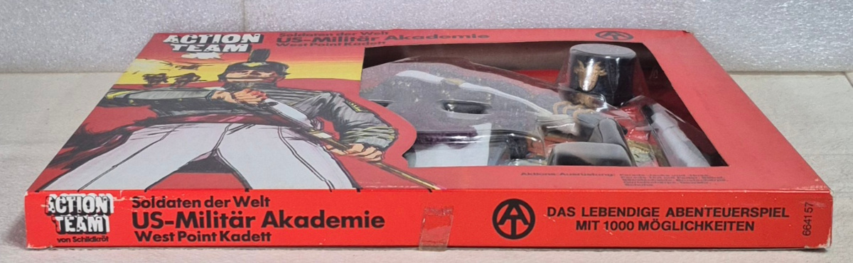 schildkrot-hasbro-gi-joe-action-team-soldaten-der-welt-us-militar-akademie-west-point-kadett-outfit-set-4 1970 Schildkrot Hasbro G.I. Joe Action Team Soldaten der Welt US-Militar Akademie West Point Kadett Uniform Set : Mint in Box 4