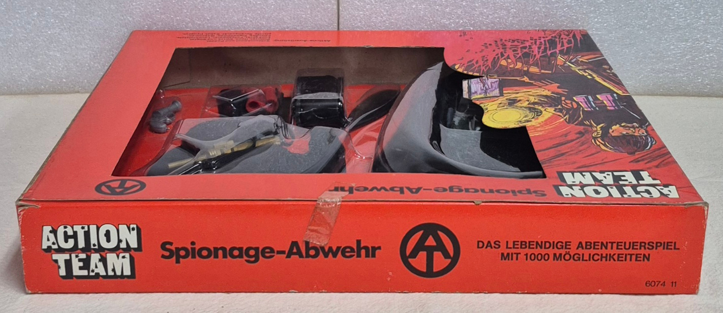 schildkrot-hasbro-gi-joe-action-team-spionage-abwehr-secret-mission-to-spy-island-set-3 1970 Schildkrot Hasbro G.I. Joe Action Team Spionage-Abwehr (Secret Mission to Spy Island) Set : Mint in Box 3