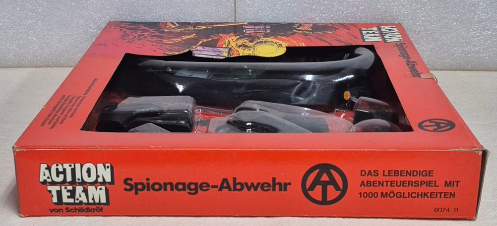 schildkrot-hasbro-gi-joe-action-team-spionage-abwehr-secret-mission-to-spy-island-set-5 1970 Schildkrot Hasbro G.I. Joe Action Team Spionage-Abwehr (Secret Mission to Spy Island) Set : Mint in Box 5