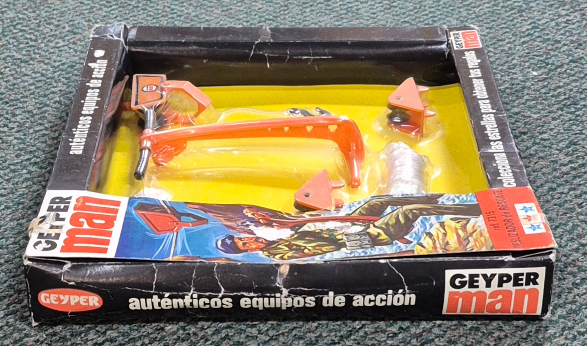 geyperman-hasbro-gi-joe-deslizador-de-rescate-7315-escape-slide-6 MIP 1975 Geyperman Hasbro G.I. Joe Deslizador de Rescate (Escape Slide) #7315 with German Stormtrooper Helmet: Mint in Package 6