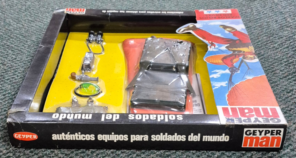 geyperman-hasbro-gi-joe-diablos-rojos-red-devils-set-3 MIP 1975 Geyperman Hasbro G.I. Joe Diablos Rojos "Red Devils" Set: Mint in Package 3
