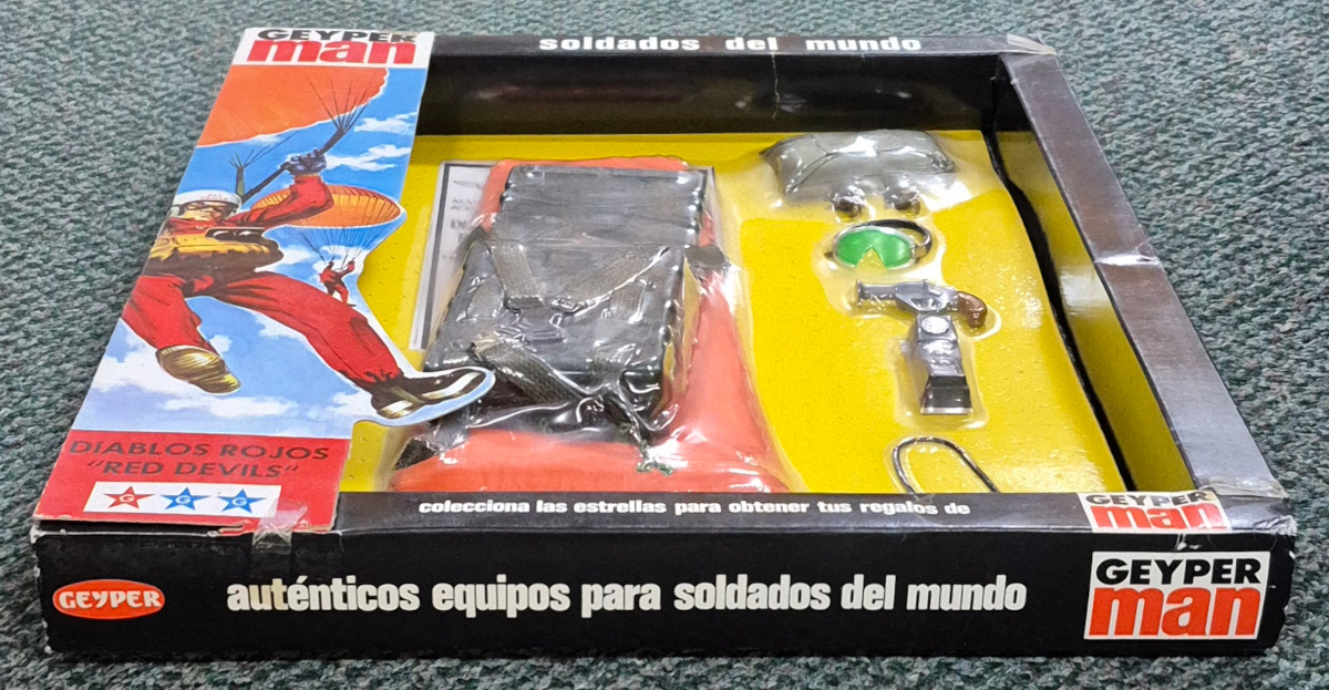 geyperman-hasbro-gi-joe-diablos-rojos-red-devils-set-4 MIP 1975 Geyperman Hasbro G.I. Joe Diablos Rojos "Red Devils" Set: Mint in Package 4
