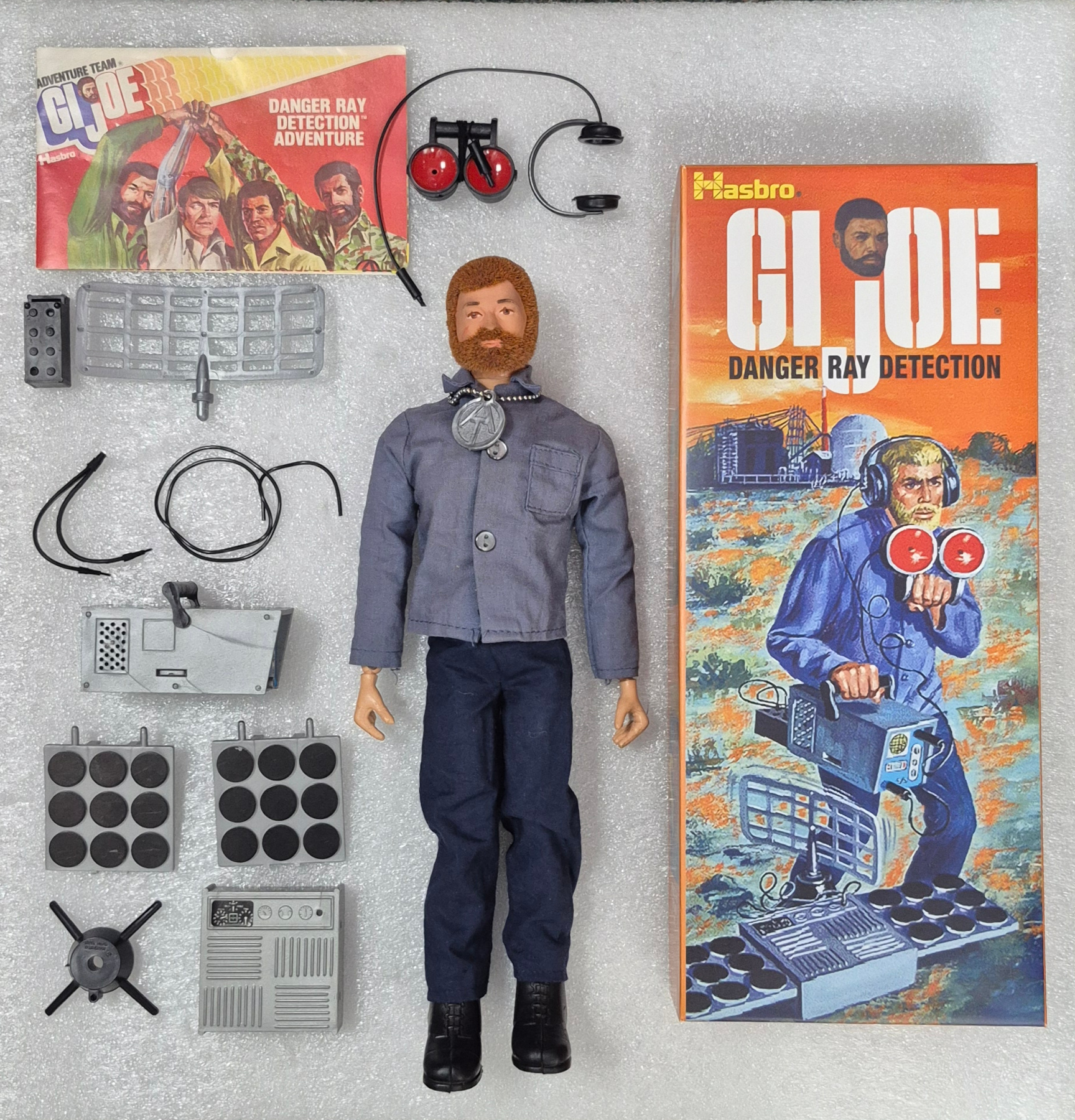 hasbro-1975-gi-joe-adventure-team-land-adventurer-and-danger-ray-detection-equipment-set-7333-2 1975 Hasbro G.I. Joe Adventure Team Land Adventurer with Danger Ray Detection Equipment Set 7333 in Custom Box 2